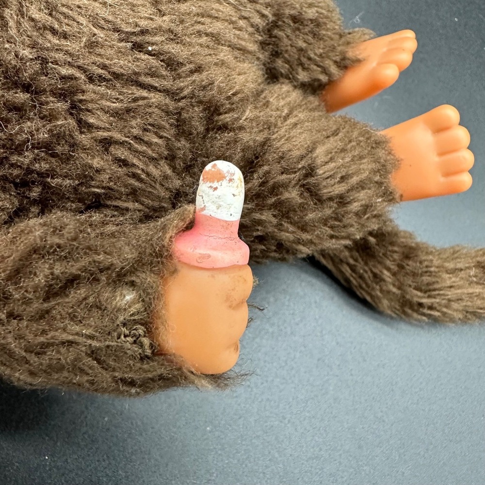 Vintage Monchhichi Monkey Doll Thumbsucking Pacifier Plush Toy Japan 1974 7" - Picture 4 of 6